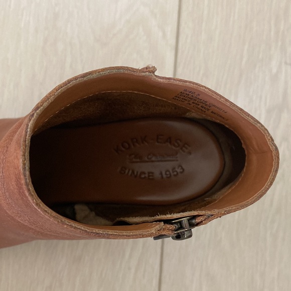 Kork-Ease, Ankle Bootie, Cognac Leather, Great condition, Size 9 - Picture 5 of 6